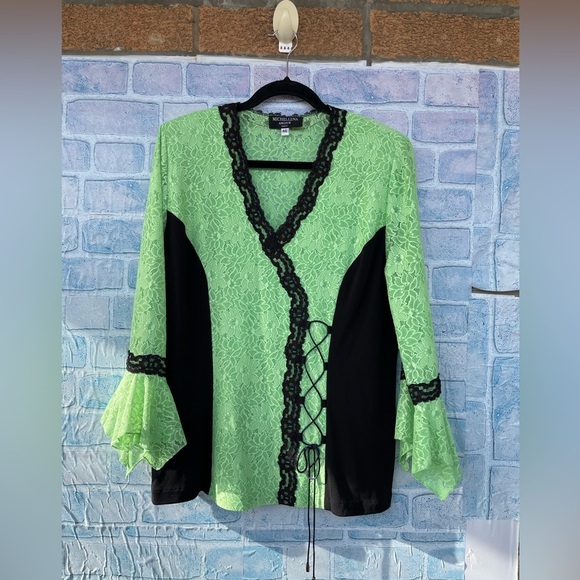 Michellena Amour paris lace bell arm blouse size 46/1X - Picture 4 of 14
